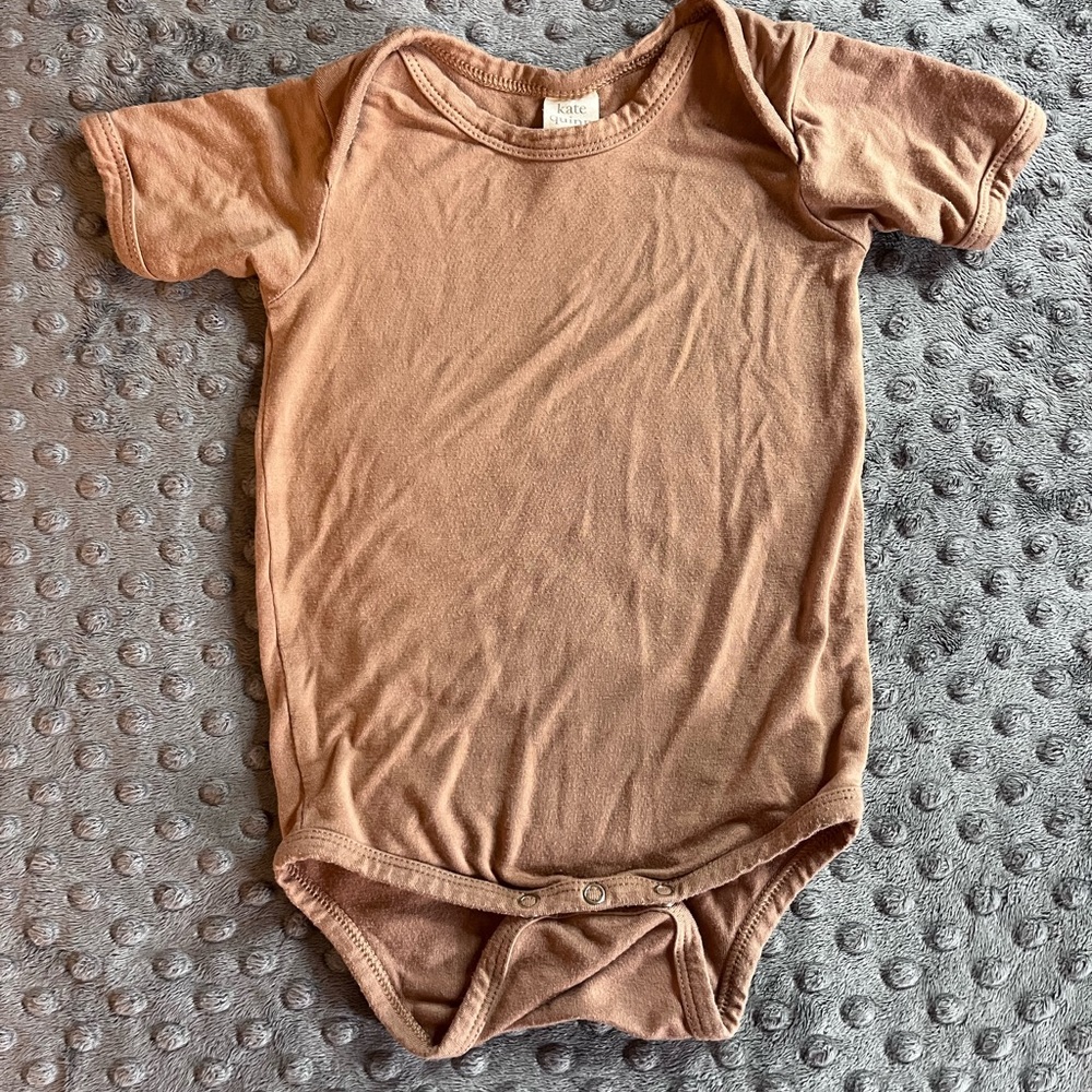 KATE QUINN | SHORT SLEEVE LAP NECK BODYSUIT | CEDAR | LENZING MODAL